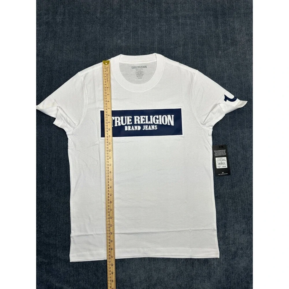 True Religion Mens Embossed Box Arch SS Tee Optic White Navy 700165 Size M NEW